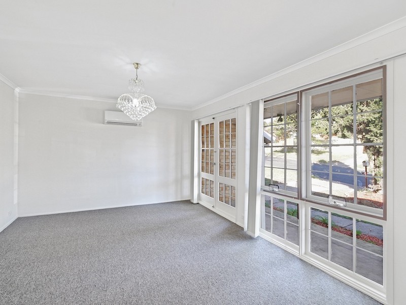 1 Peggotty Avenue, Ambarvale NSW 2560