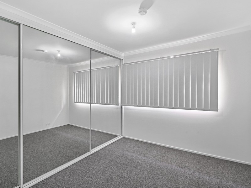 1 Peggotty Avenue, Ambarvale NSW 2560