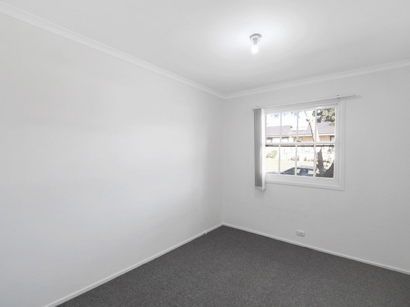 1 Peggotty Avenue, Ambarvale NSW 2560