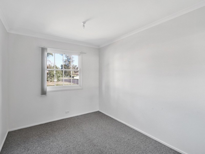 1 Peggotty Avenue, Ambarvale NSW 2560