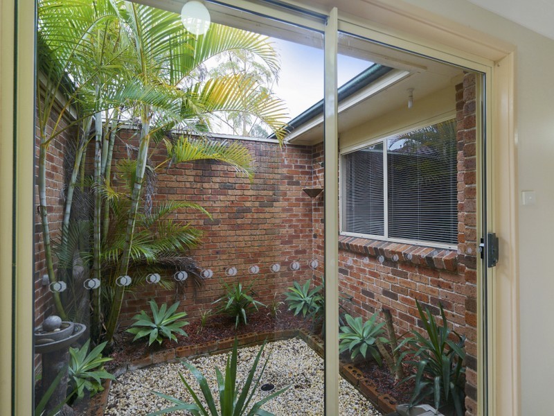 15 Mackenzie Pl, Kearns NSW 2558