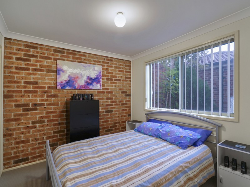 15 Mackenzie Pl, Kearns NSW 2558