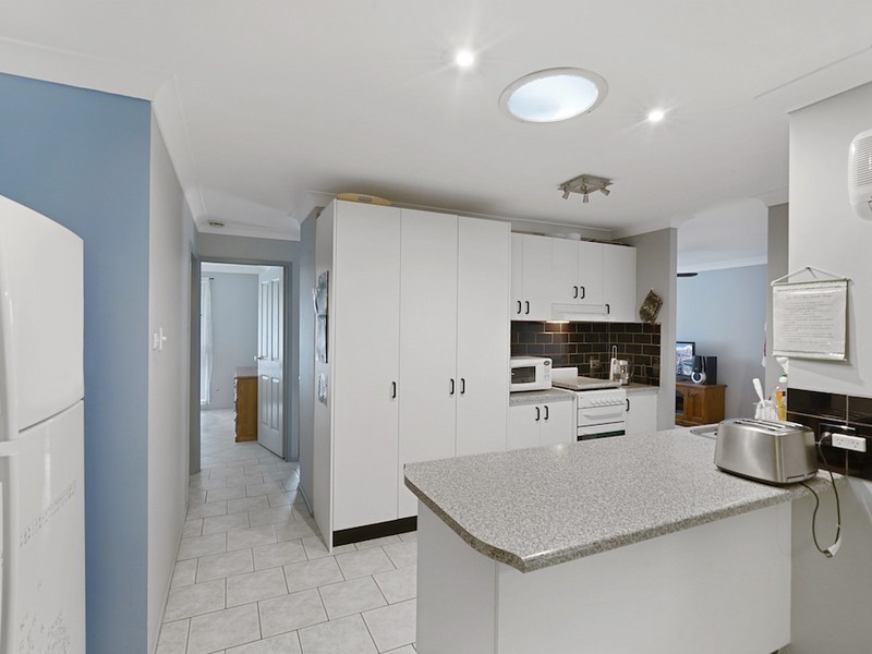 318 Copperfield Drive, Rosemeadow NSW 2560
