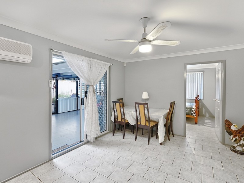 318 Copperfield Drive, Rosemeadow NSW 2560