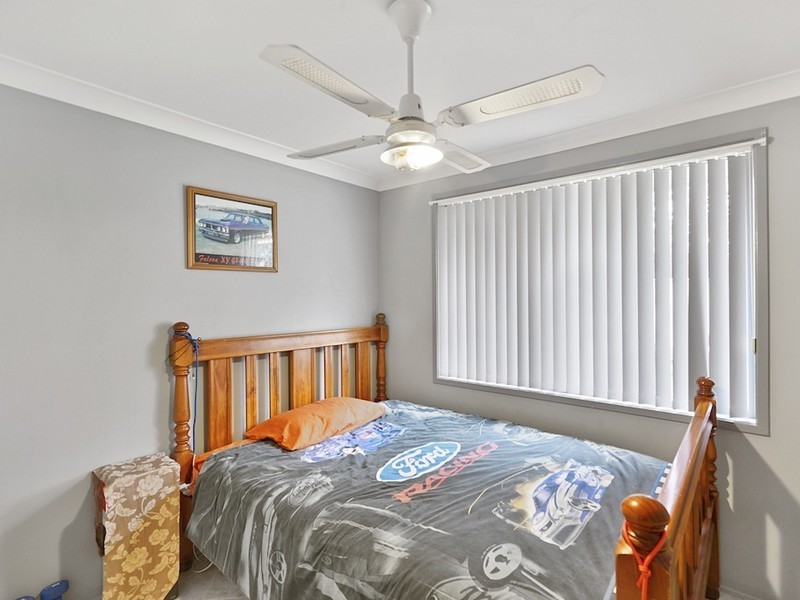 318 Copperfield Drive, Rosemeadow NSW 2560
