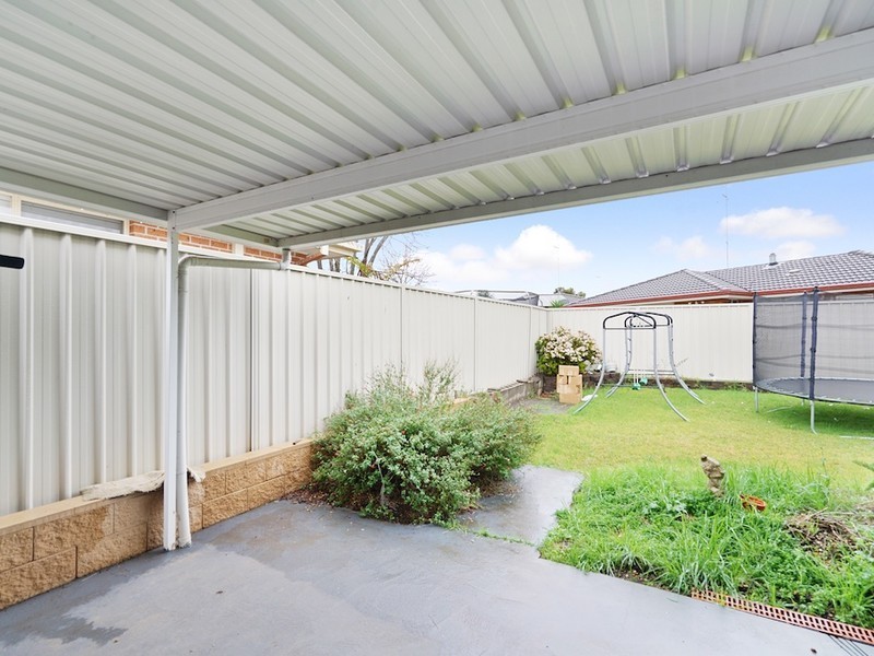 318 Copperfield Drive, Rosemeadow NSW 2560