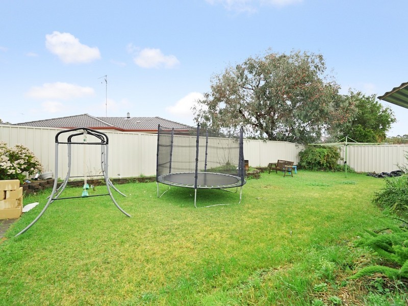 318 Copperfield Drive, Rosemeadow NSW 2560