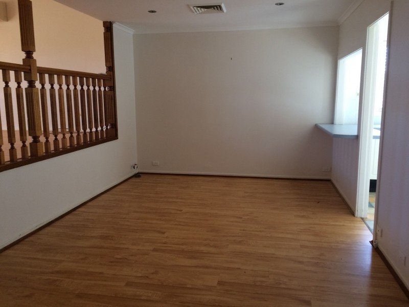 6 Spumante Cl, Eschol Park NSW 2558