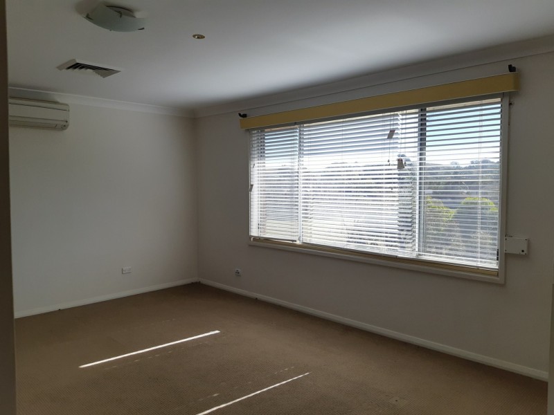 6 Spumante Cl, Eschol Park NSW 2558