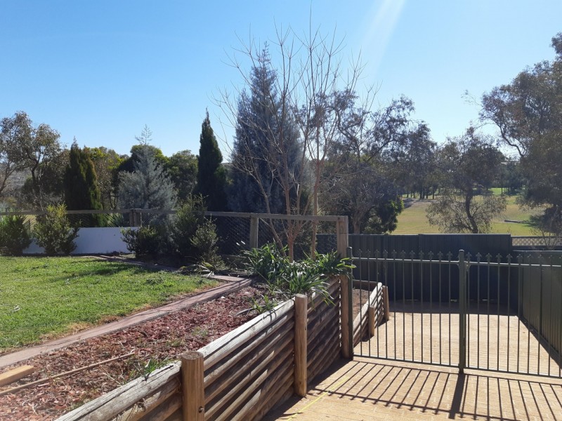 6 Spumante Cl, Eschol Park NSW 2558