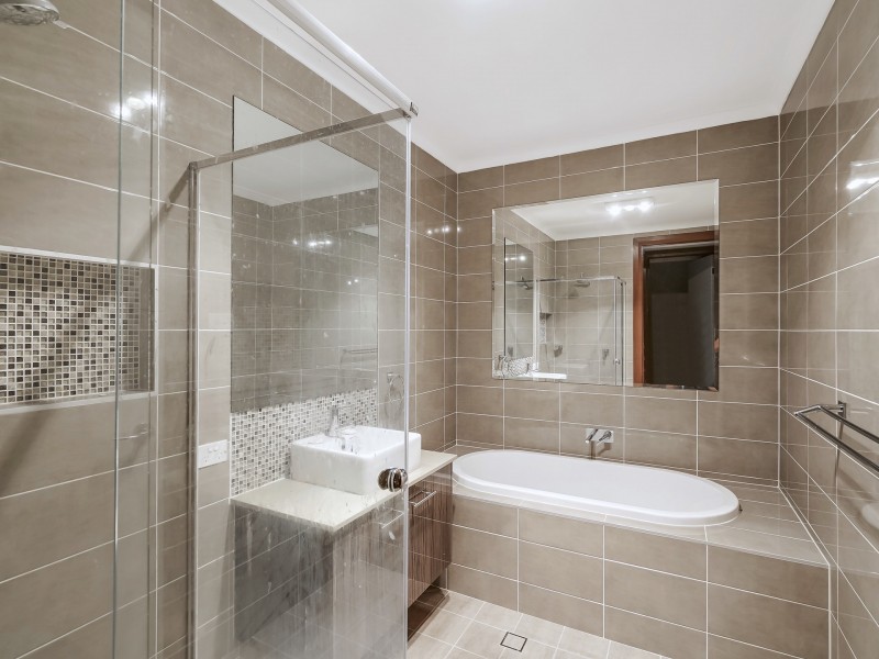 6 Leeuwin Road, Gregory Hills NSW 2557