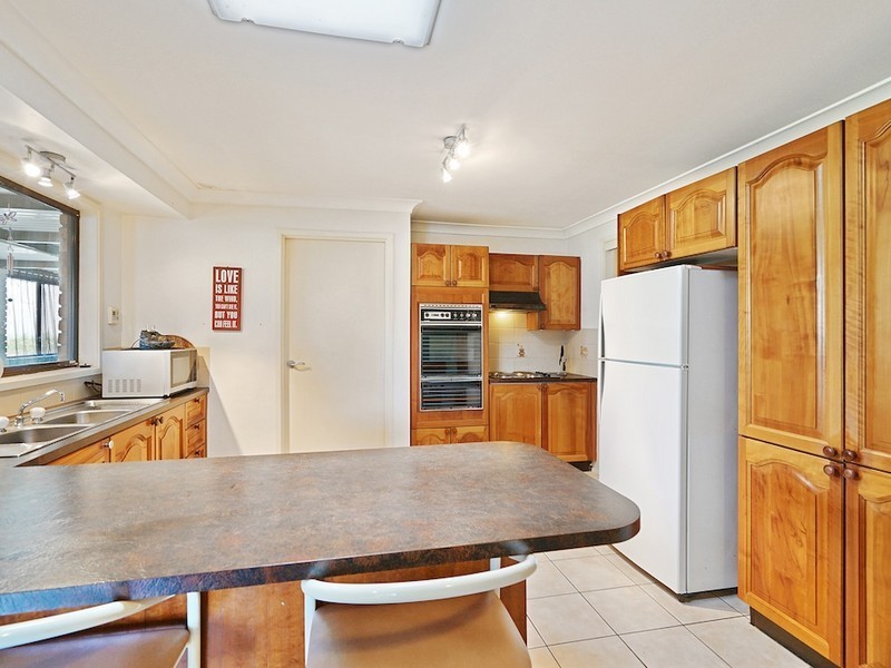 10 Twingleton Avenue, Ambarvale NSW 2560