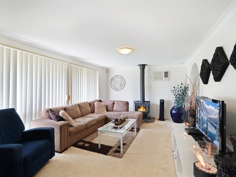 10 Twingleton Avenue, Ambarvale NSW 2560