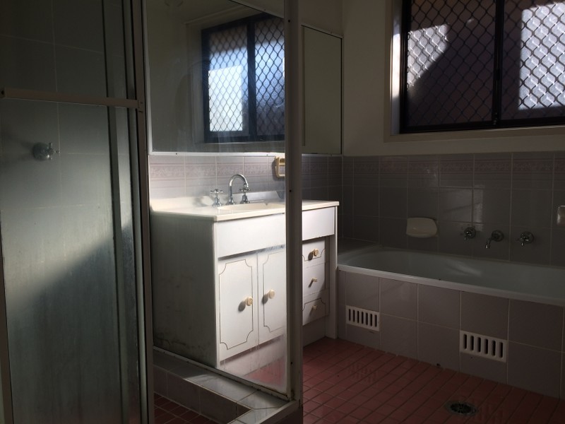 6 Ryan Close, St Andrews NSW 2566