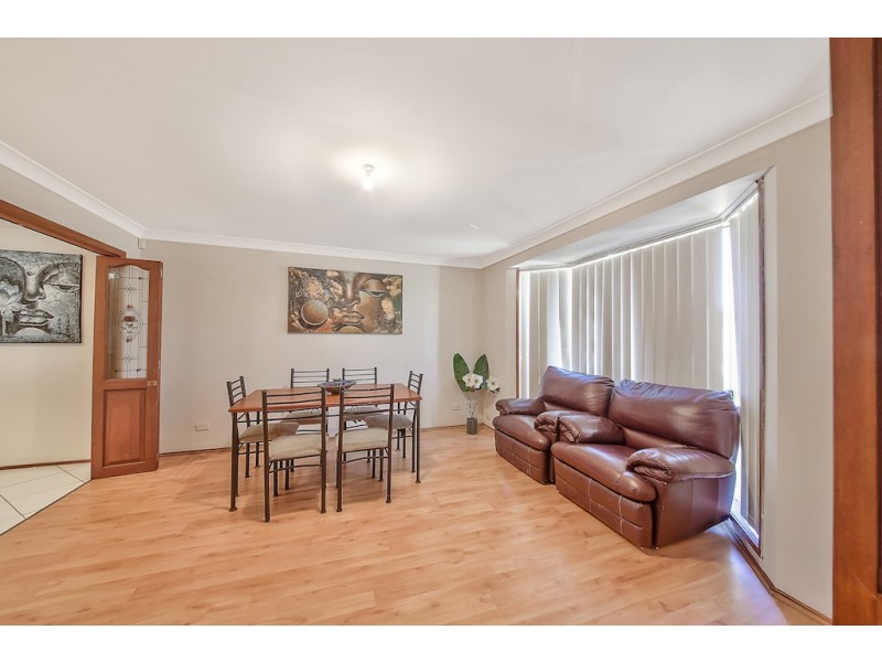 32 Pyramus Circuit, Rosemeadow NSW 2560