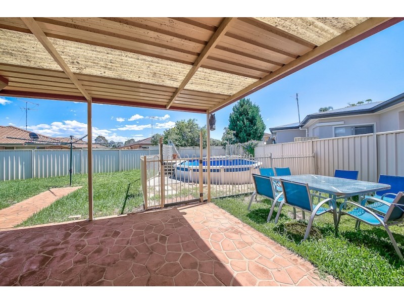 32 Pyramus Circuit, Rosemeadow NSW 2560