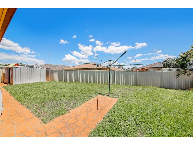 32 Pyramus Circuit, Rosemeadow NSW 2560