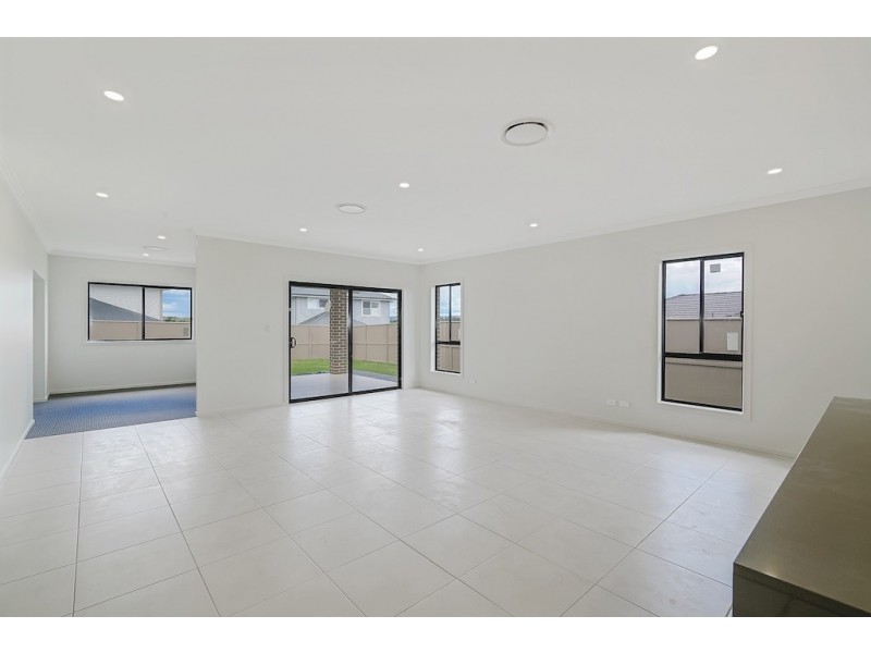 17 Silky Road, Spring Farm NSW 2570