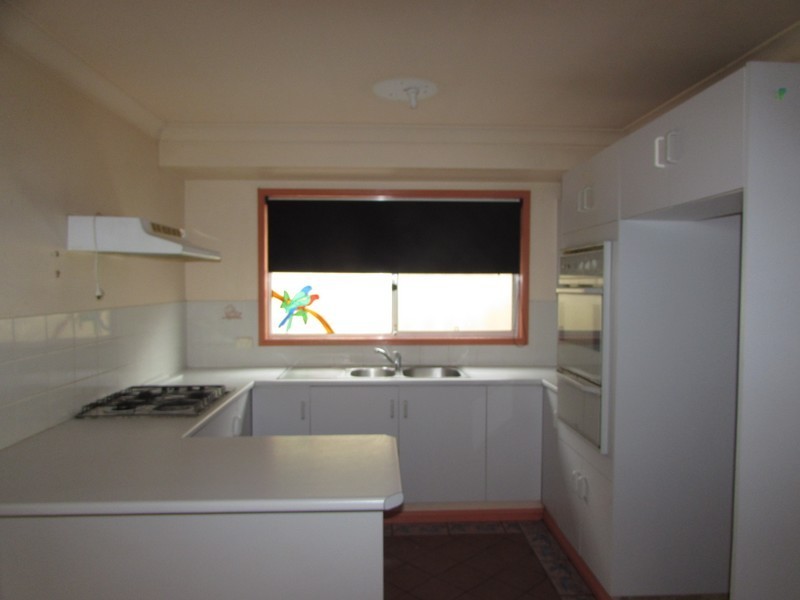 3 Woylie Place, St Helens Park NSW 2560