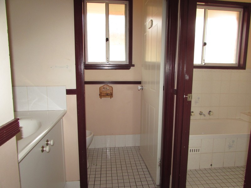 3 Woylie Place, St Helens Park NSW 2560