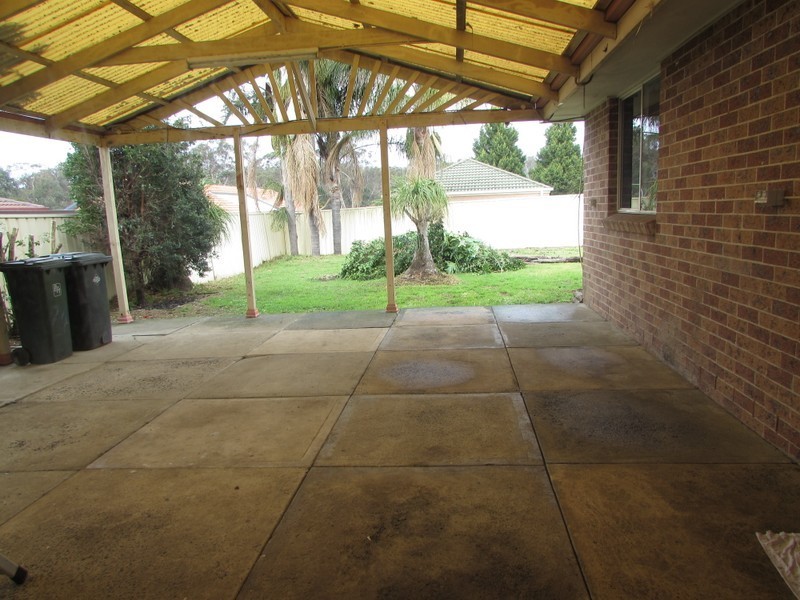 3 Woylie Place, St Helens Park NSW 2560