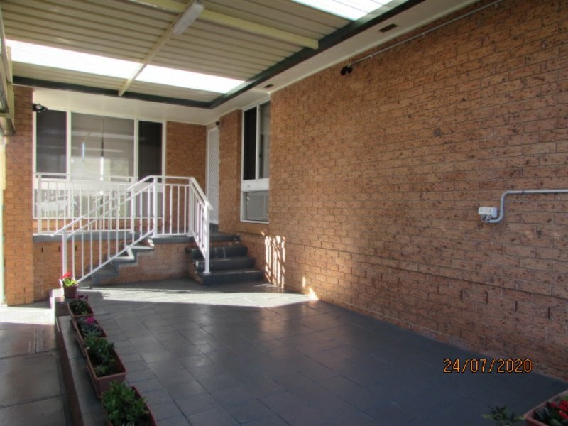 61 Demetrius Place, Rosemeadow NSW 2560