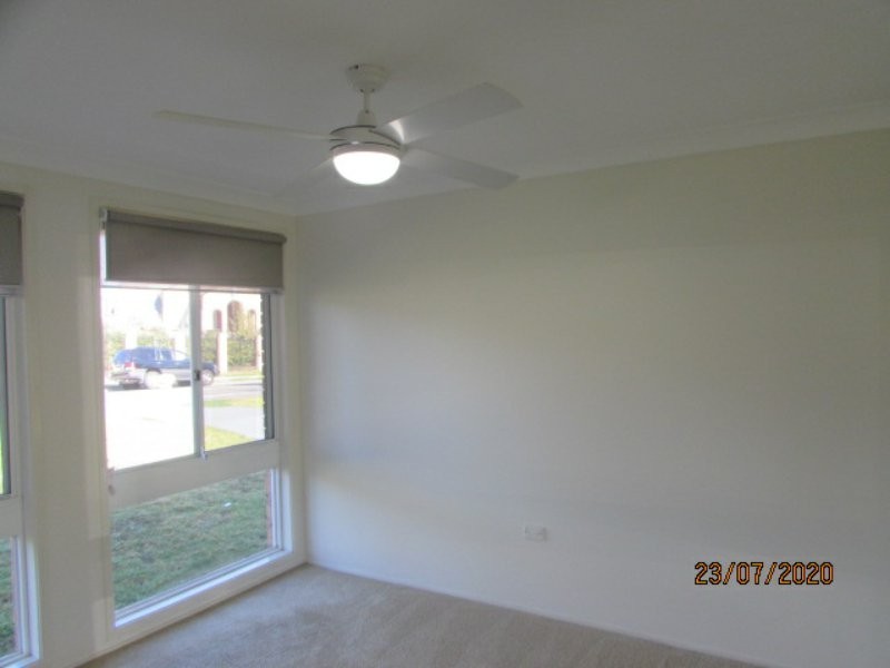 61 Demetrius Place, Rosemeadow NSW 2560