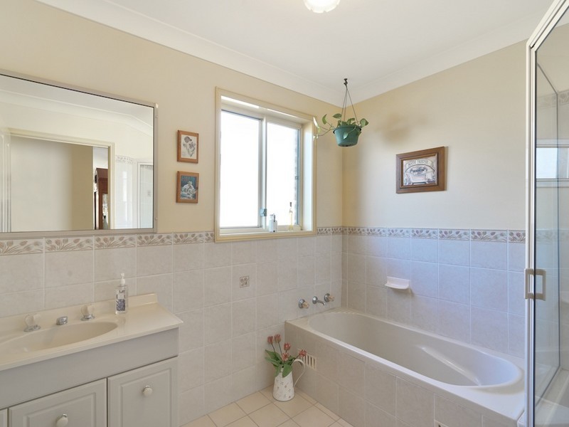 24 Veness Circuit, Narellan Vale NSW 2567