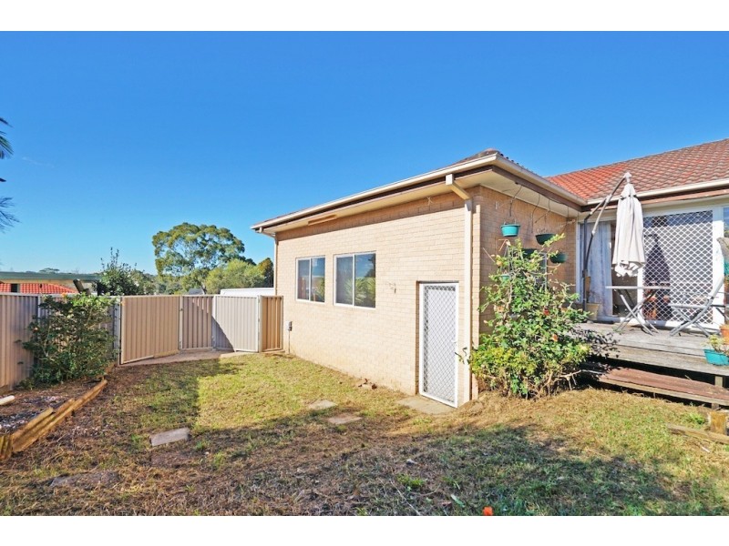 15 Salamaua Place, Glenfield NSW 2167