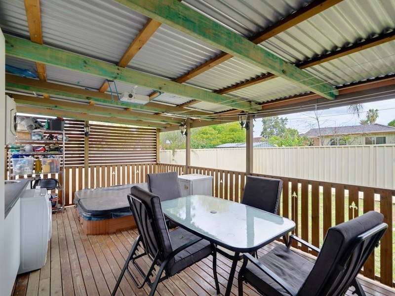 9 Harthouse Road, Ambarvale NSW 2560