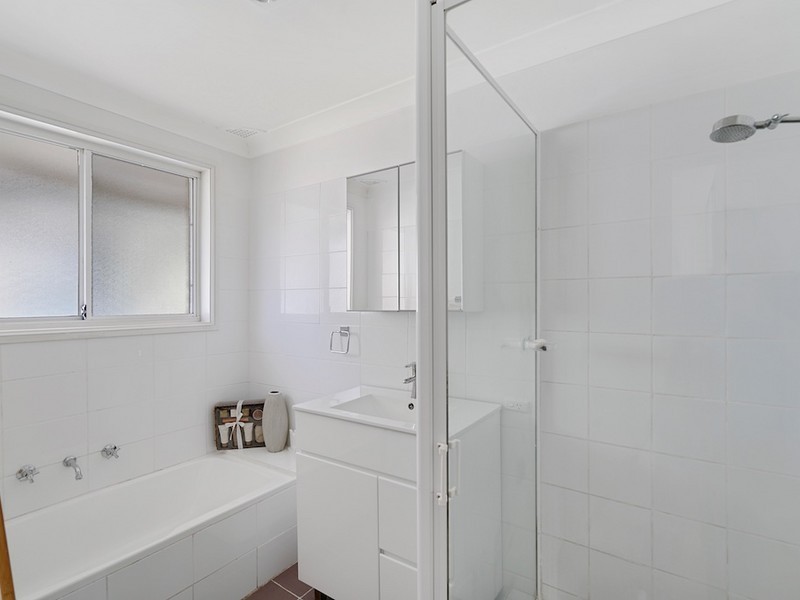 16 Harcourt Place, Eagle Vale NSW 2558