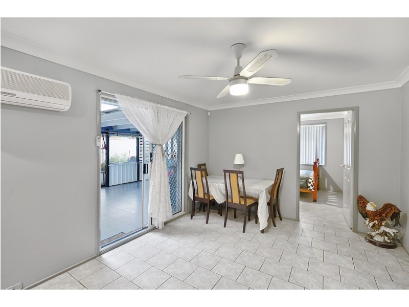318 Copperfield Drive, Rosemeadow NSW 2560