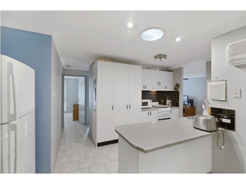 318 Copperfield Drive, Rosemeadow NSW 2560
