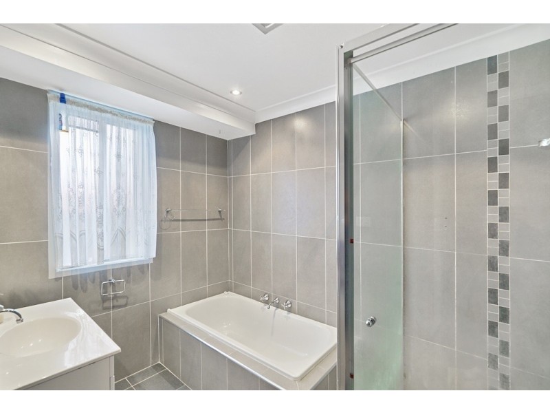 318 Copperfield Drive, Rosemeadow NSW 2560