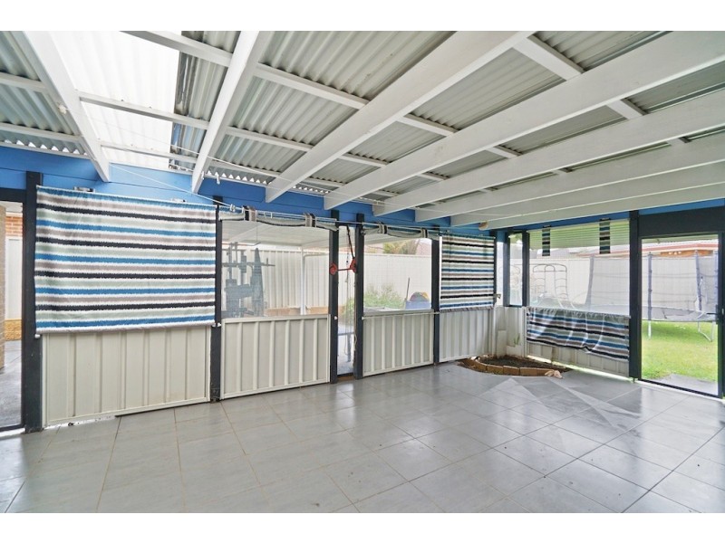 318 Copperfield Drive, Rosemeadow NSW 2560