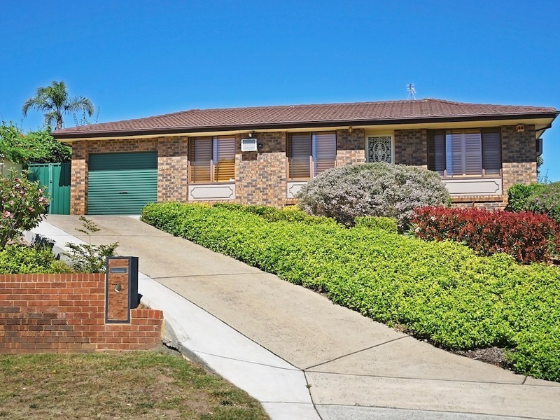 12 Lillyvicks Crescent, Ambarvale NSW 2560