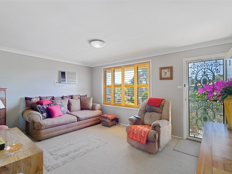 12 Lillyvicks Crescent, Ambarvale NSW 2560