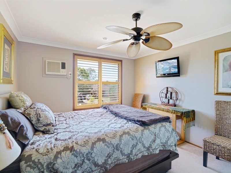 12 Lillyvicks Crescent, Ambarvale NSW 2560