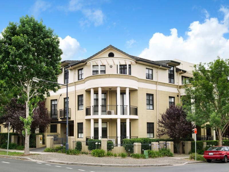 15/40 Parkside Crescent, Campbelltown NSW 2560