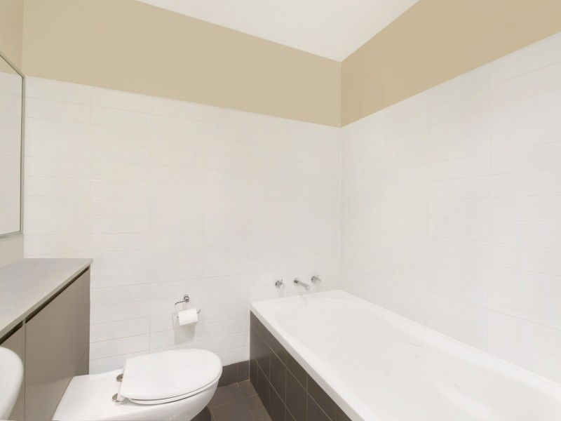 15/40 Parkside Crescent, Campbelltown NSW 2560