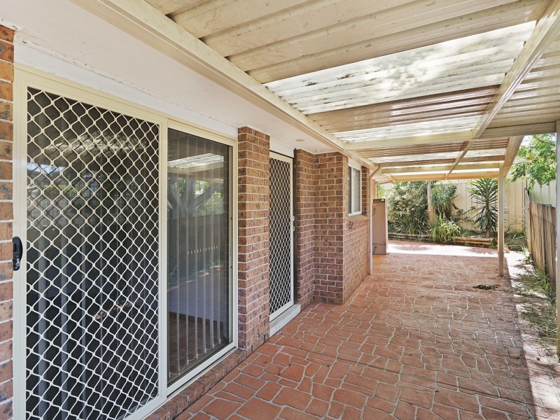 1/8 Vernon Close, Rosemeadow NSW 2560