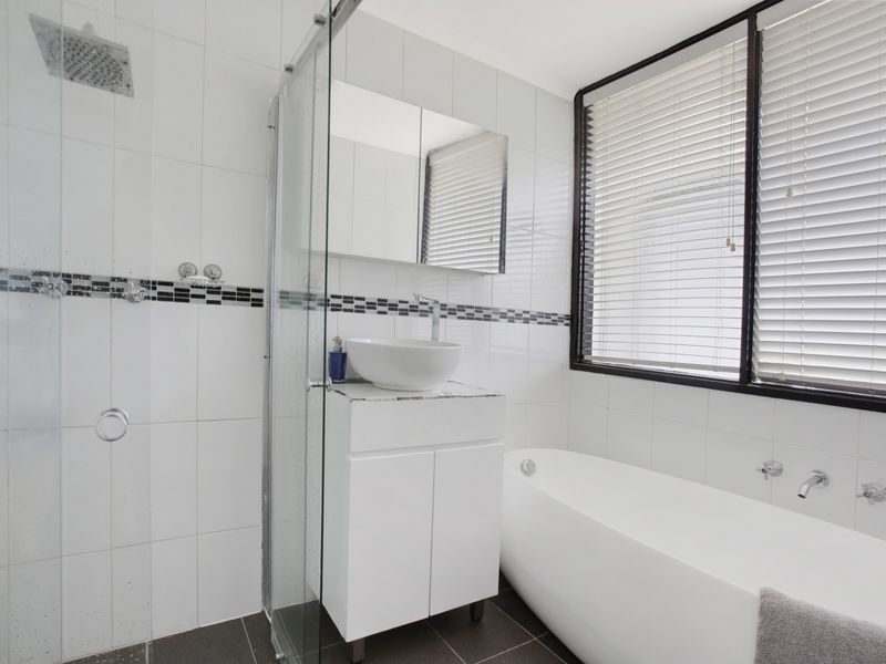 17 Loorana Road, Leumeah NSW 2560