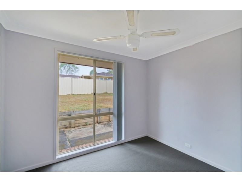 21 Falstaff Place, Rosemeadow NSW 2560