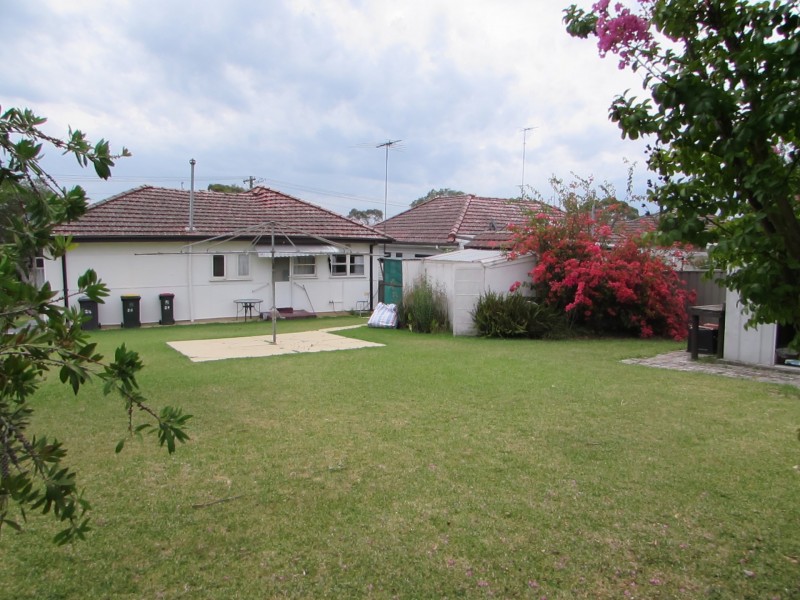 24 Bocking Avenue, Bradbury NSW 2560