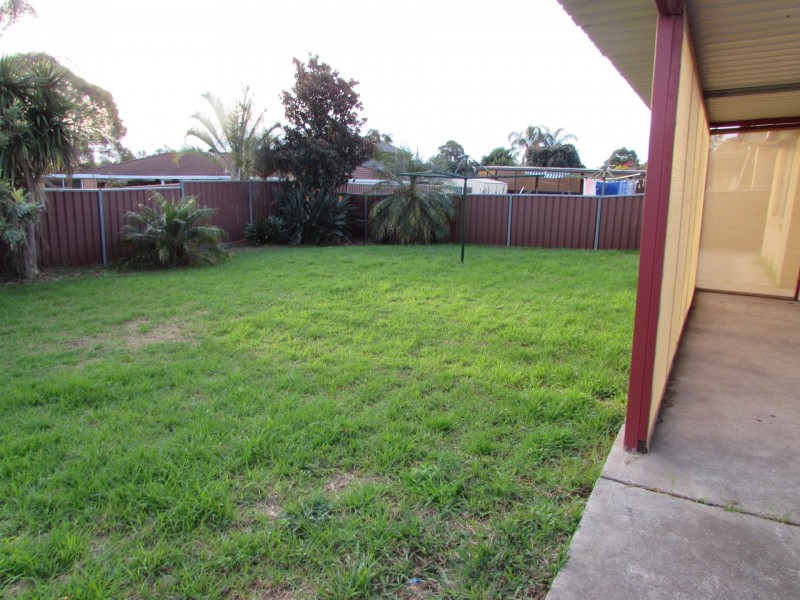 5 Waterworth Dr, Narellan Vale NSW 2567