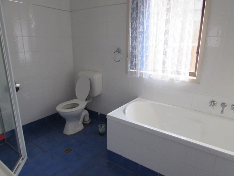 5 Waterworth Dr, Narellan Vale NSW 2567