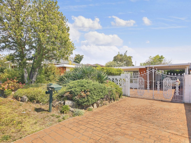 21 Treelands Avenue, Ingleburn NSW 2565