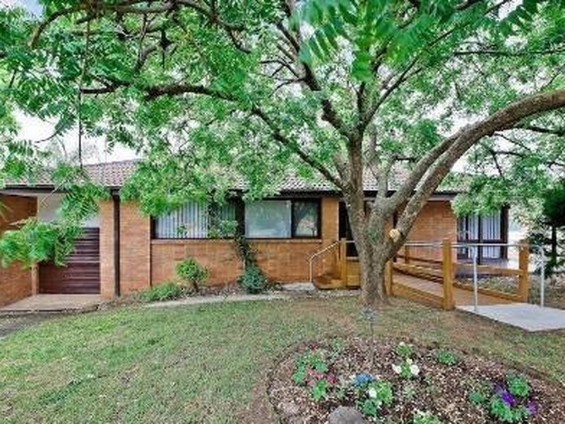 1 Wegg Place, Ambarvale NSW 2560