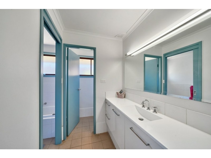 4 Mongon Place, St Helens Park NSW 2560