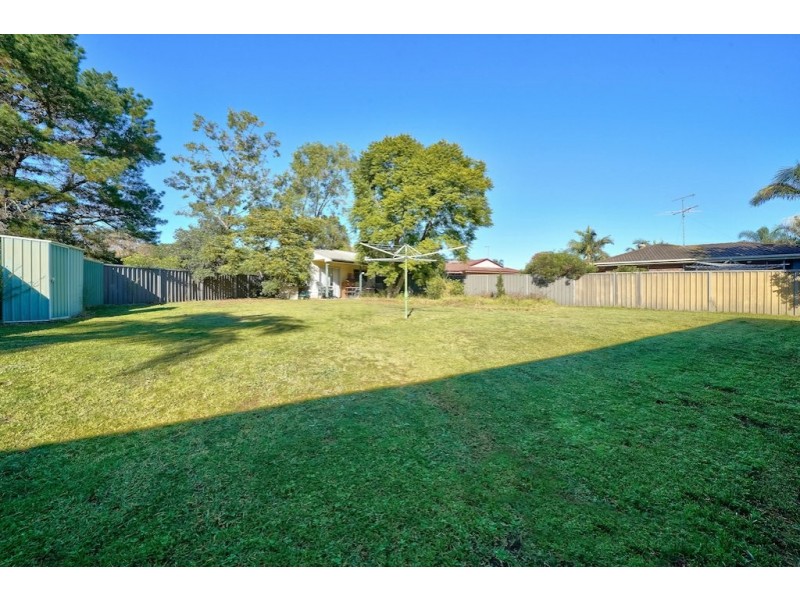 4 Mongon Place, St Helens Park NSW 2560